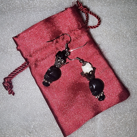 **SOLD**𝕊𝕡𝕖𝕔𝕚𝕒𝕝 𝕄𝕒𝕕𝕖 𝕊𝕜𝕦𝕝𝕝 𝔼𝕒𝕣𝕣𝕚𝕟𝕘𝕤 - Picture 2 of 7